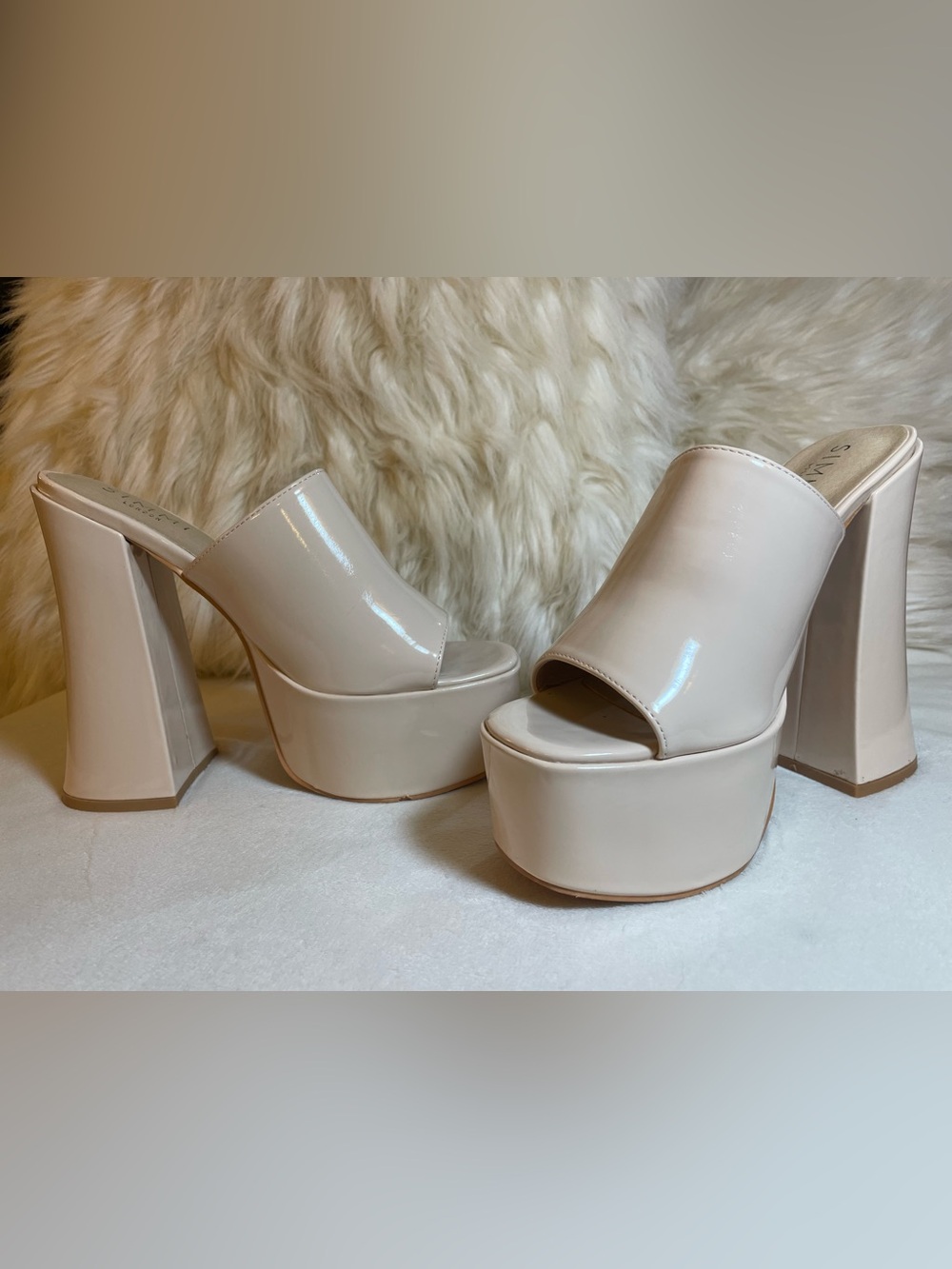 SIMMI - Zuma - stone patent leather platform heels, size 8. Calling all Baddies!